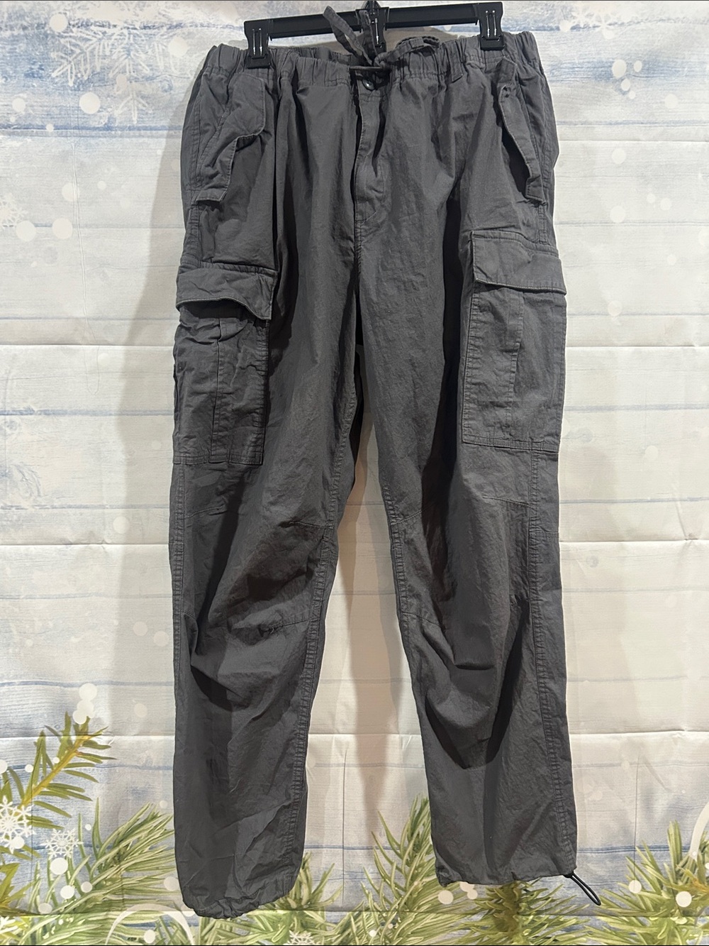 H&M Men's Dark Gray Cargo Pants with Utility Pockets